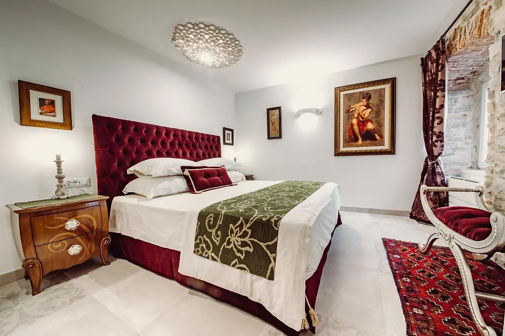 Villa Nepos Hotel Split 4*,