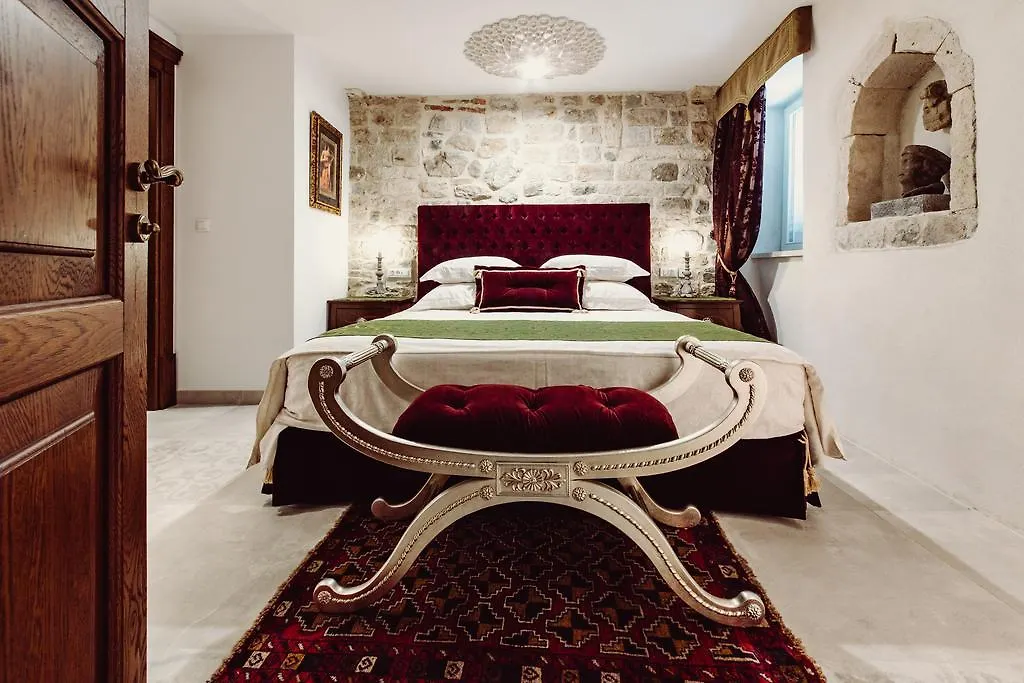 Villa Nepos Hotel Split 4*,